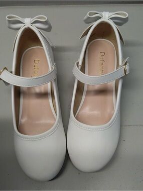 Laurmosa White Patent Mary Jane Flower Girl Heels with Pearl Strap - Girls’ 13